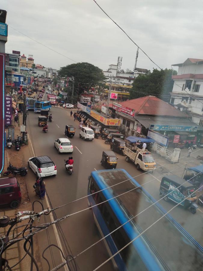 Отель Malabar Residency Perintalmanna Экстерьер фото